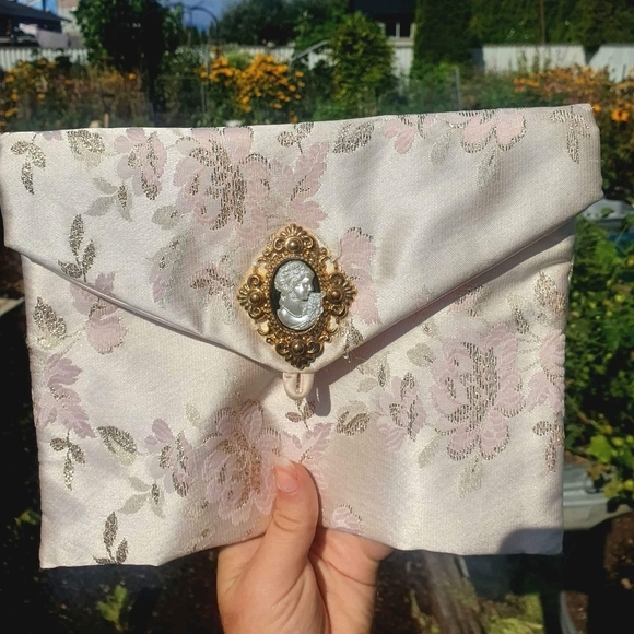 Handbags - Elegant Floral Clutch with Cameo Brooch